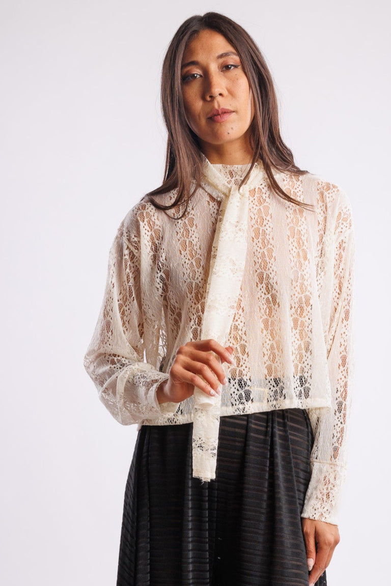 Lacey Crop T neck