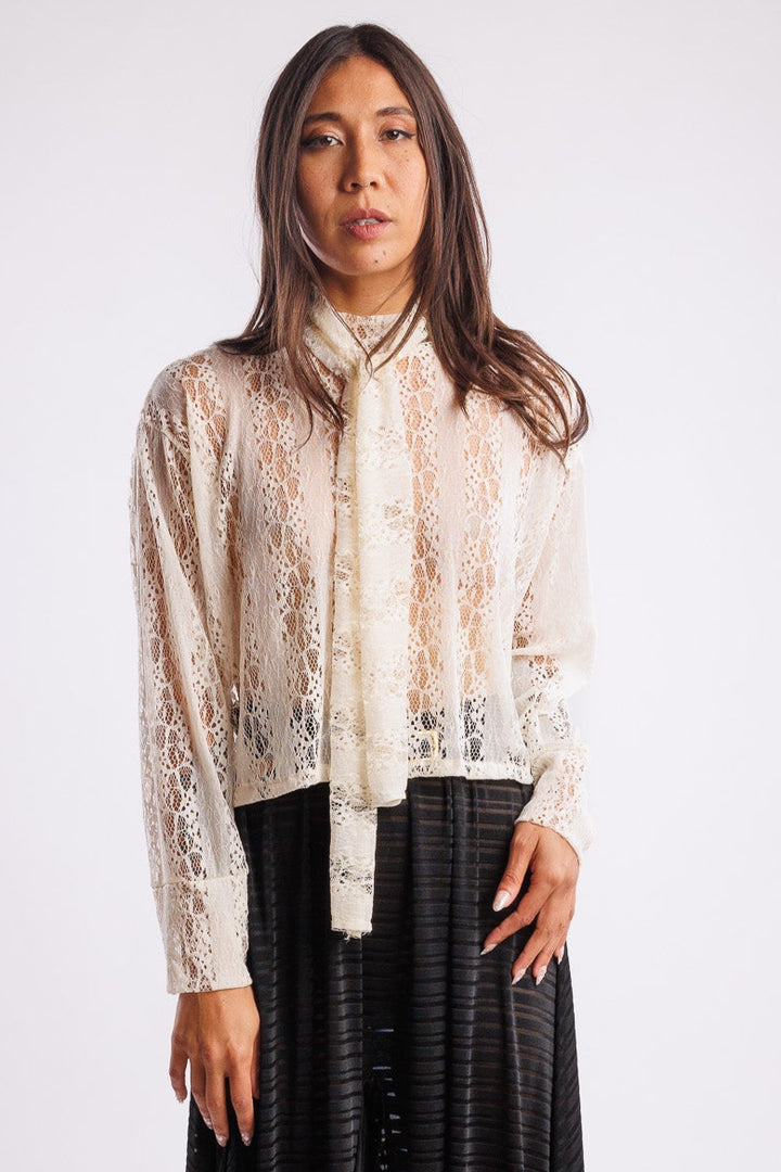 Lacey Crop T neck